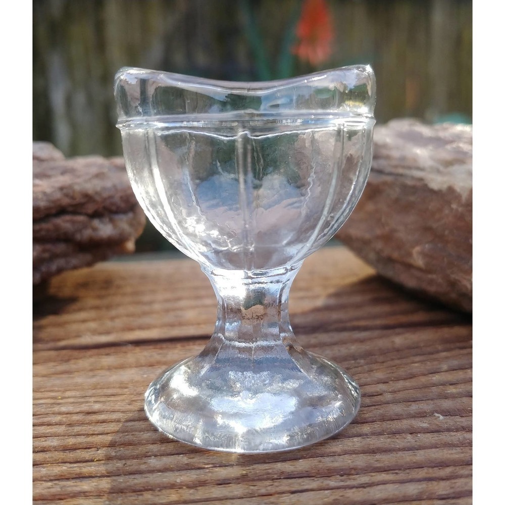 Vintage Eye Wash Glass // Mid Century Medical Supplies
